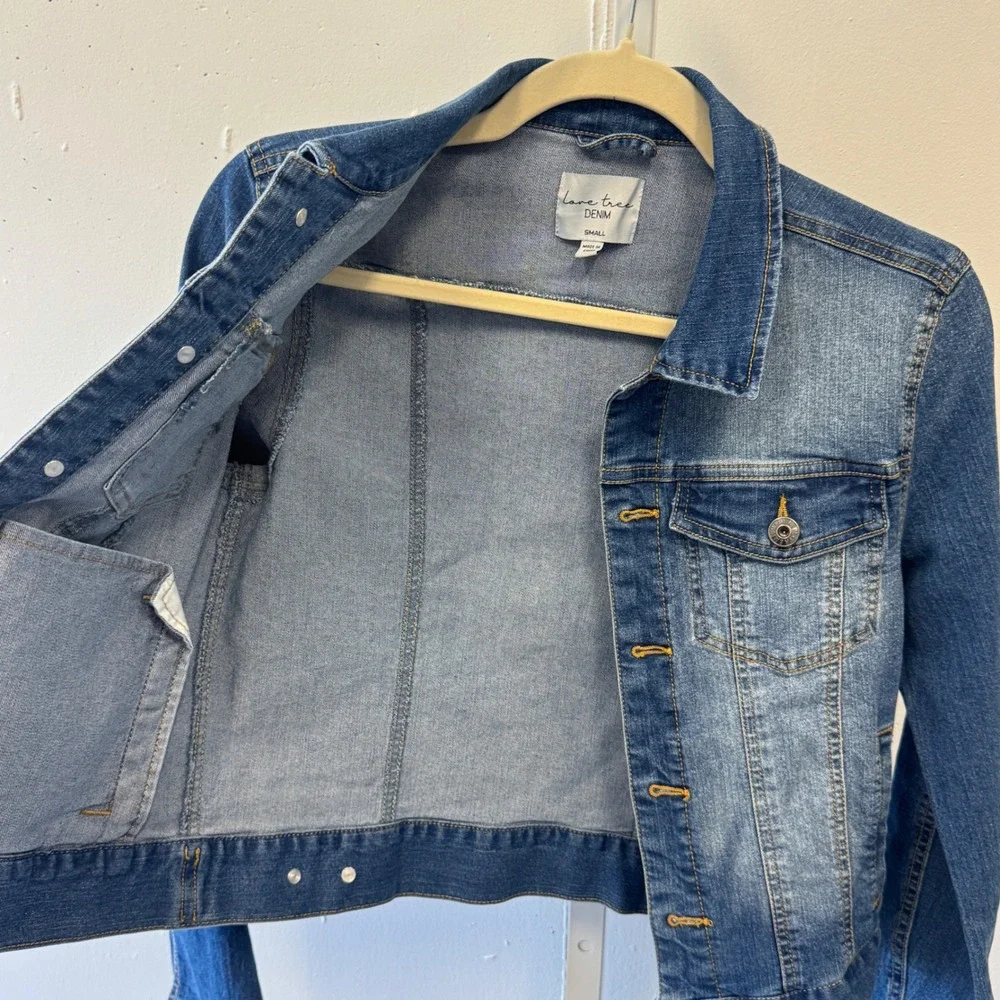 Love Tree Denim Women's Medium Wash Stretch Jean Jacket Small Contemporary